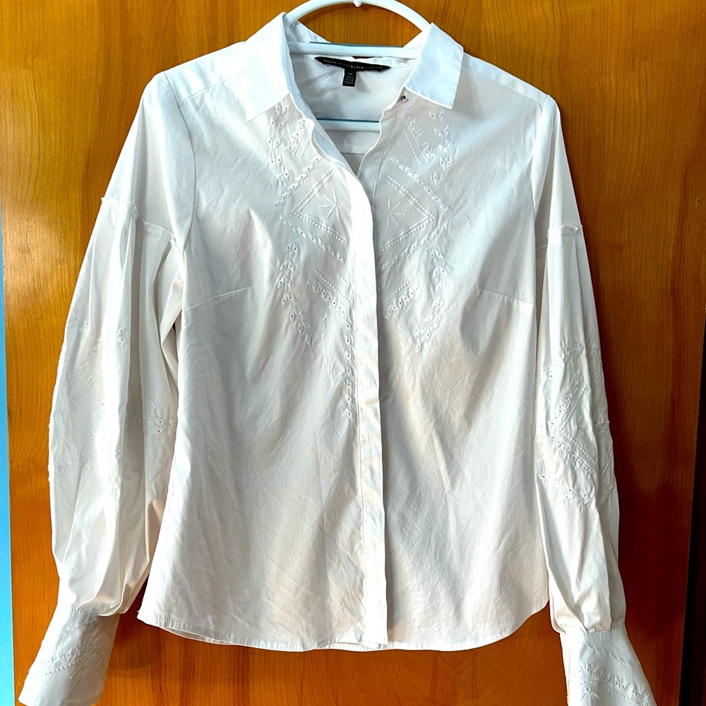 White house Black Market Embroidered fitted button down blouse